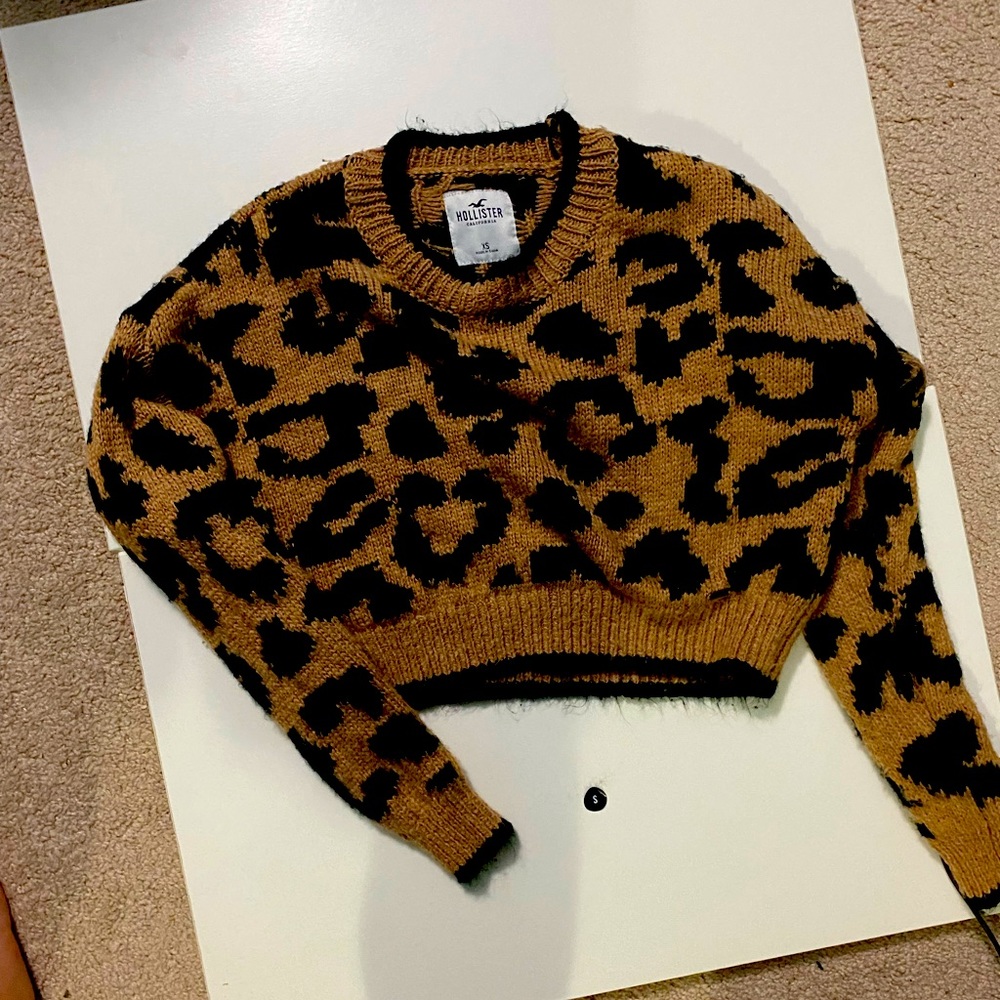 Hollister animal print sweater size XS